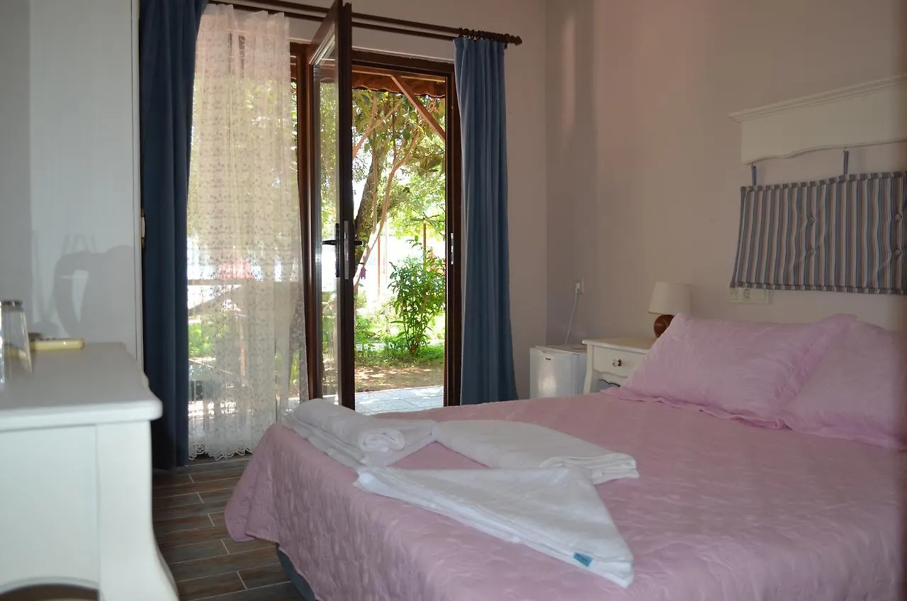 Lagoon Boutique Otel Ölüdeniz 2*,