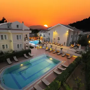 Otel Sea Breeze And